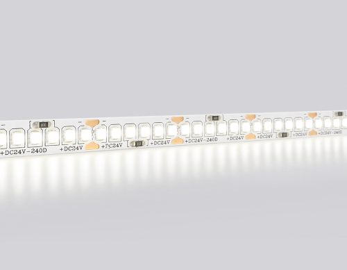 Светодиодная лента 24В 2835 240Led 20Вт/м 4500K IP20 5м фото 2 Светодиодная лента 24В 2835 240Led 20Вт/м 4500K IP20 5м фото 2
