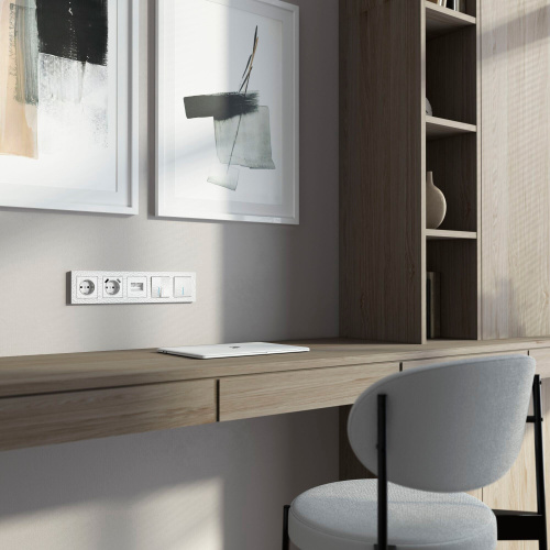 Рамка из поликарбоната на 5 постов Hammer белый W0052401 фото 3 Рамка из поликарбоната на 5 постов Hammer белый W0052401 фото 3