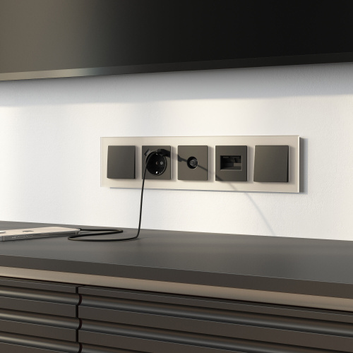 Рамка из стекла на 5 постов Senso шампань soft-touch W0053111 фото 3 Рамка из стекла на 5 постов Senso шампань soft-touch W0053111 фото 3