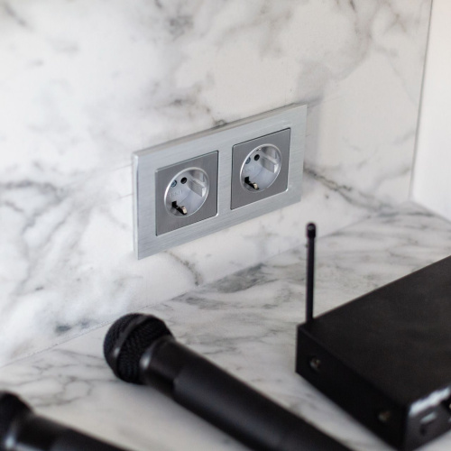 Рамка из металла на 2 поста Аluminium алюминий W0021706 фото 5 Рамка из металла на 2 поста Аluminium алюминий W0021706 фото 5