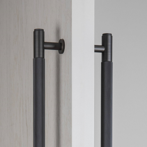 Ручка-скоба Pull Bar Double-Sided Cross Smoked Bronze фото 2