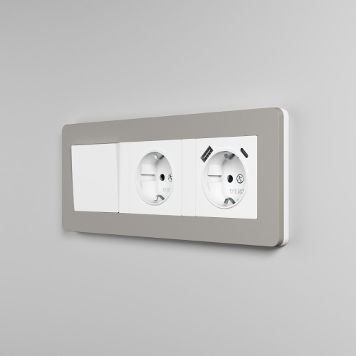 Рамка из поликарбоната на 3 поста Split дымчатый/белый, soft-touch W0033067 фото 5 Рамка из поликарбоната на 3 поста Split дымчатый/белый, soft-touch W0033067 фото 5