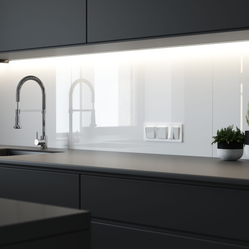 Розетка влагозащ. с зазем. с защит. крышкой и шторками (белый акрил) W1171241 фото 3 Розетка влагозащ. с зазем. с защит. крышкой и шторками (белый акрил) W1171241 фото 3