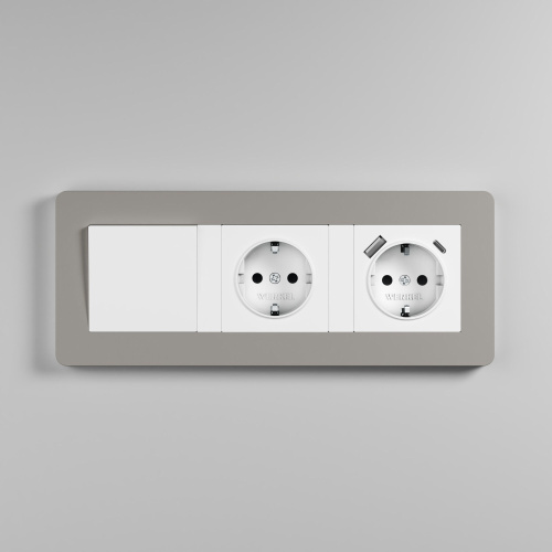 Рамка из поликарбоната на 3 поста Split дымчатый/белый, soft-touch W0033067 фото 6 Рамка из поликарбоната на 3 поста Split дымчатый/белый, soft-touch W0033067 фото 6