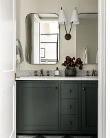 Серебряное настенное зеркало "Олни"