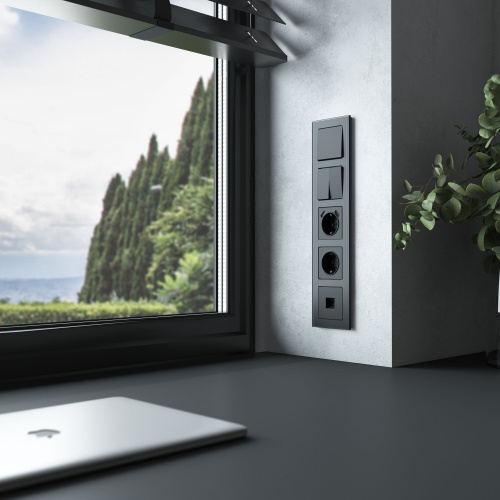 Рамка из стекла на 5 постов Senso черный soft-touch W0053108 фото 3