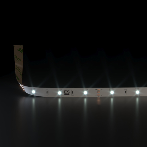 Светодиодная лента 12 В 7,2 Вт/м 30 Led/м 5050 IP20, дневной белый 4200К, 5 м Лента светодиодная 12V 7,2W 30Led 5050 IP20 дневной белый, 5м фото 2