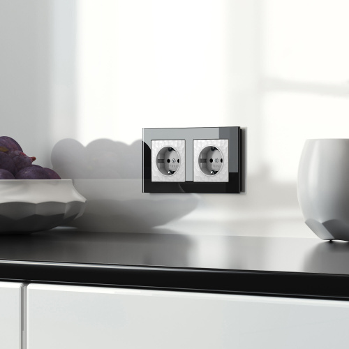 Розетка с заземлением и шторками (Hammer белый) W1271101 фото 7 Розетка с заземлением и шторками (Hammer белый) W1271101 фото 7