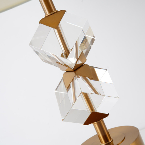 Настольная лампа Cloyd GANTRY T1 / выс. 62 см - Angular - латунь (арт.30071) Настольная лампа Cloyd GANTRY T1 / выс. 62 см - Angular - латунь (арт.30071)