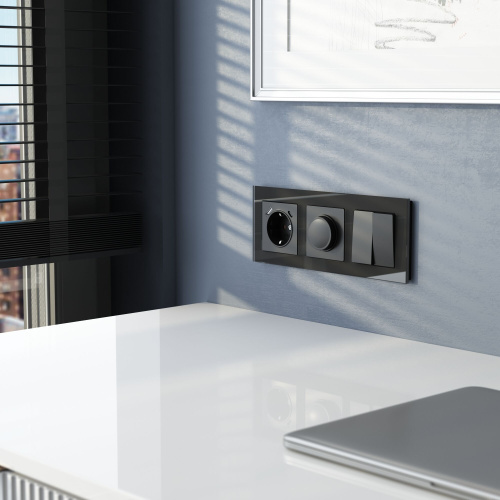 Рамка из стекла на 3 поста Favorit черный W0031108 фото 5