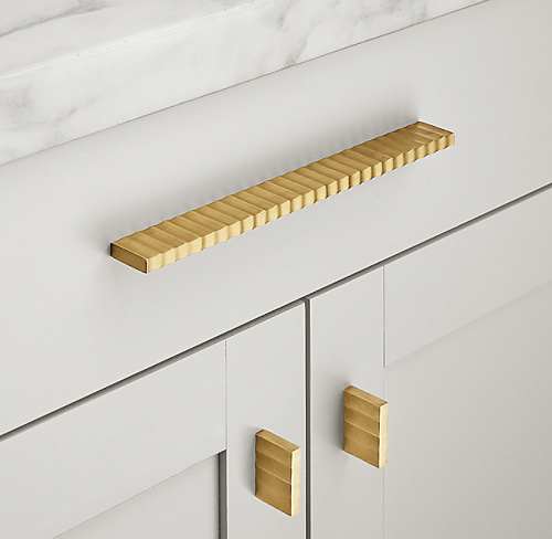 Ручка-скоба Helmsley L.15.2 Lac.Burnished Brass фото 3