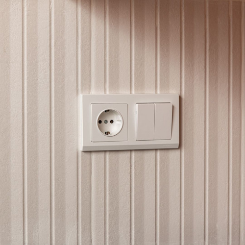 Выключатель двухклавишный проходной (белый) W1122001 фото 9 Выключатель двухклавишный проходной (белый) W1122001 фото 9