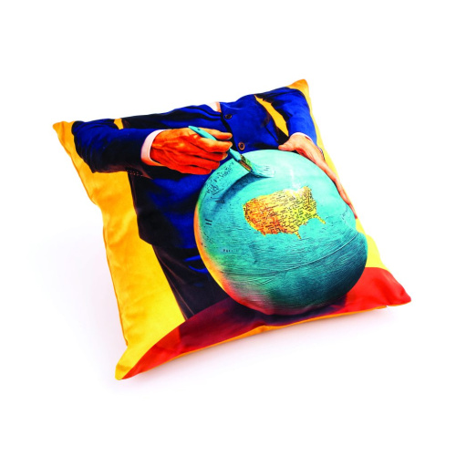 Подушка Toiletpaper Globe фото 3 Подушка Toiletpaper Globe фото 3