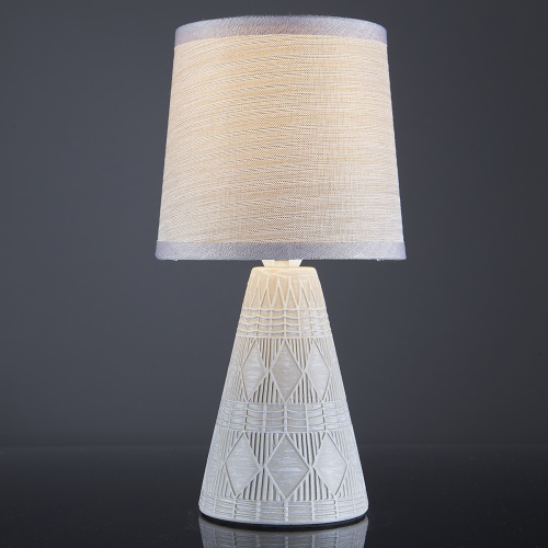 Настольный светильник Escada 10164/L E14*40W Milk beige фото 3 Настольный светильник Escada 10164/L E14*40W Milk beige фото 3