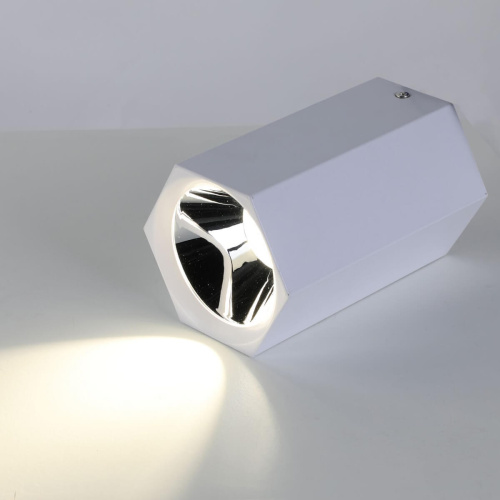 Потолочный светодиодный светильник Favourite Hexahedron 2397-1U фото 3 Потолочный светодиодный светильник Favourite Hexahedron 2397-1U фото 3