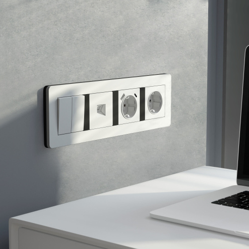 Рамка из поликарбоната на 4 поста Split белый/черный, soft-touch W0043068 фото 6 Рамка из поликарбоната на 4 поста Split белый/черный, soft-touch W0043068 фото 6