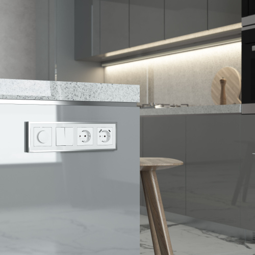 Рамка из металла на 4 поста Baguette белый/серебро W0042850 фото 2