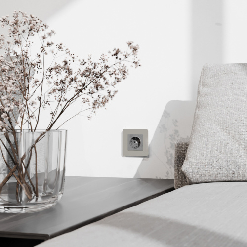 Рамка из поликарбоната на 1 пост Split дымчатый/белый, soft-touch W0013067 фото 7 Рамка из поликарбоната на 1 пост Split дымчатый/белый, soft-touch W0013067 фото 7