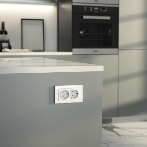 Розетка двойная с заземлением (белый матовый) W1172061 фото 3