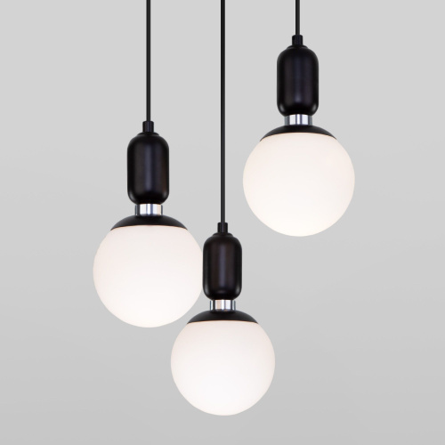 Подвесной светильник со стеклянными плафонами 50151/3 черный Подвесной светильник со стеклянными плафонами 50151/3 черный