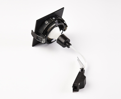 DE-201 black светильник встраиваемый поворотный фото 5