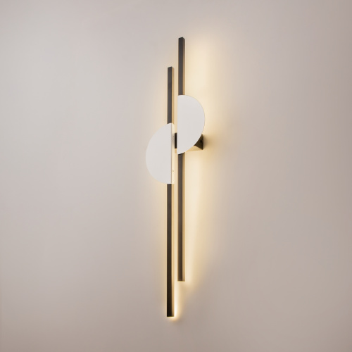 Настенный светильник (бра) Maytoni MOD179WL-L22W4K1 фото 2
