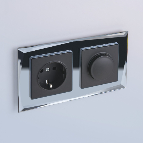 Рамка из стекла на 2 поста Diamant черный W0021208 фото 2