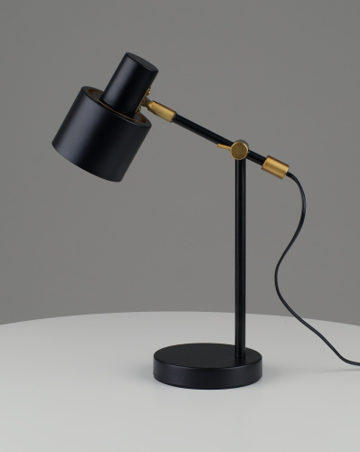 Лампа настольная Moderli V11263-1T Artis фото 8 Лампа настольная Moderli V11263-1T Artis фото 8