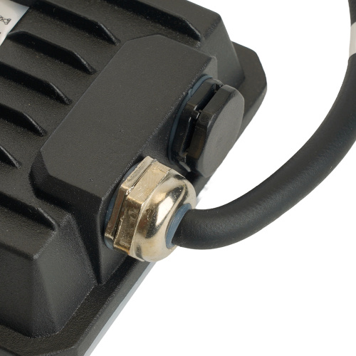 Светодиодный прожектор Feron LL-940 IP65 20W 6400K фото 4