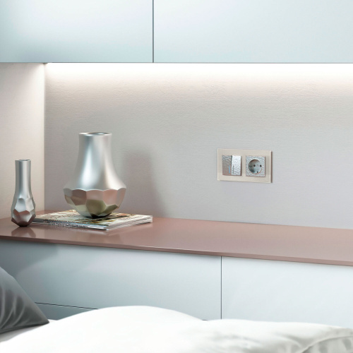 Розетка с заземлением и шторками (Hammaer серебряный) W1271106 фото 5