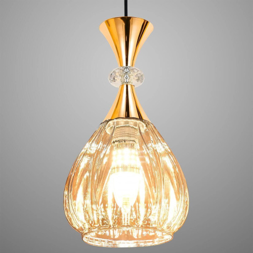 Подвесная люстра Reluce 09015-0.9-03 Amber фото 3 Подвесная люстра Reluce 09015-0.9-03 Amber фото 3