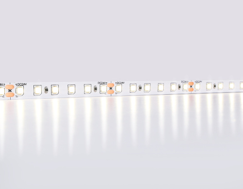 Светодиодная лента 24В 2835 120Led 10Вт/м 4500K IP20 5м фото 2