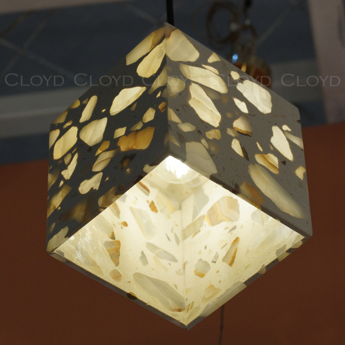 Подвесной светильник Cloyd MATERIA P1 / cube - латунь (арт.12181) Подвесной светильник Cloyd MATERIA P1 / cube - латунь (арт.12181)