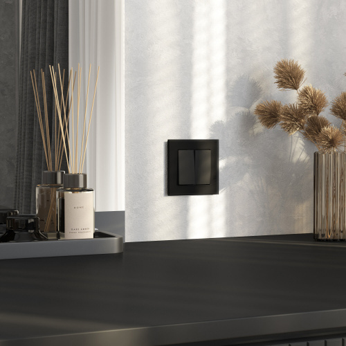 Рамка из стекла на 1 пост Senso черный soft-touch W0013108 фото 3 Рамка из стекла на 1 пост Senso черный soft-touch W0013108 фото 3