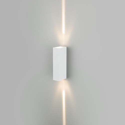 Уличный настенный светодиодный светильник Blaze LED IP65 35136/W белый фото 4 Уличный настенный светодиодный светильник Blaze LED IP65 35136/W белый фото 4