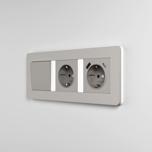 Рамка из поликарбоната на 3 поста Split дымчатый/белый, soft-touch W0033067 фото 3 Рамка из поликарбоната на 3 поста Split дымчатый/белый, soft-touch W0033067 фото 3