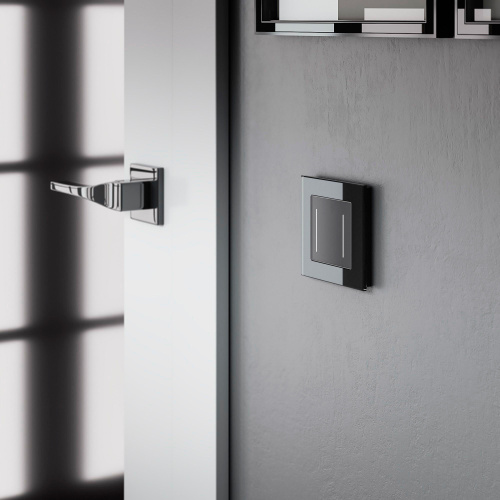 Рамка из стекла на 1 пост Favorit черный W0011108 фото 5