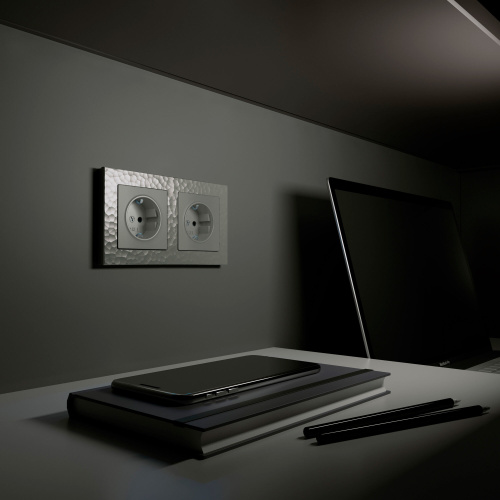 Рамка из поликарбоната на 2 поста Hammer серебряный W0022406 фото 3 Рамка из поликарбоната на 2 поста Hammer серебряный W0022406 фото 3