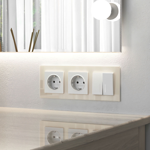 Розетка с заземлением и шторками (белый матовый) W1171161 фото 5