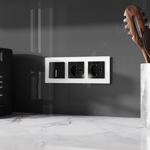 Розетка с заземлением (черный акрил) W1171048 фото 2