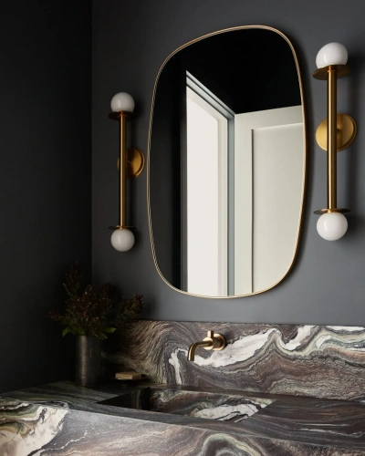 Золотое настенное зеркало "Вейл" Золотое настенное зеркало "Вейл"