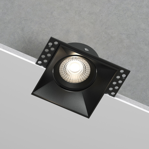 Светильник встраиваемый Renzo черный 25019/01 Светильник встраиваемый Renzo черный 25019/01
