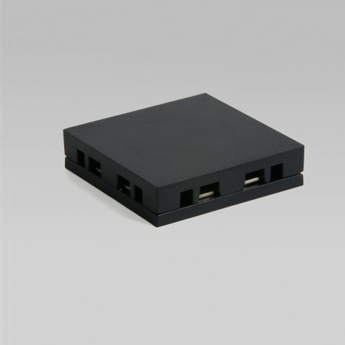 Четырёхсторонний соединитель для накладного шинопровода Flat Magnetic 85003/00 Четырёхсторонний соединитель для накладного шинопровода Flat Magnetic 85003/00