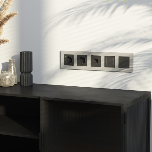 W0052917/ Рамка на 5 постов Slab (дымчатый софт) W0052917 фото 2 W0052917/ Рамка на 5 постов Slab (дымчатый софт) W0052917 фото 2