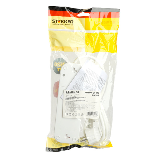 Удлинитель трехместный с/з  с выключ. STEKKER HM07-31-02 3x1мм2, 2м, серия Home (У16А-002), белый фото 5