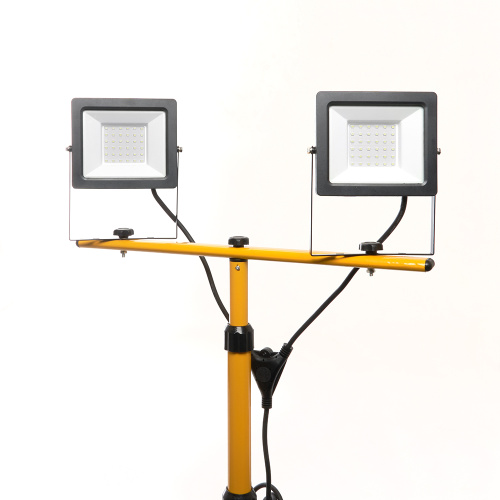 Светодиодный прожектор Feron LL-503 на штативе IP65 2*50W 6400K фото 2 Светодиодный прожектор Feron LL-503 на штативе IP65 2*50W 6400K фото 2