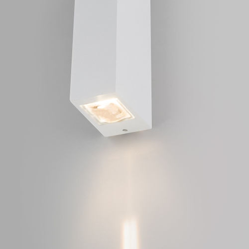 Уличный настенный светодиодный светильник Blaze LED IP65 35136/W белый фото 3 Уличный настенный светодиодный светильник Blaze LED IP65 35136/W белый фото 3