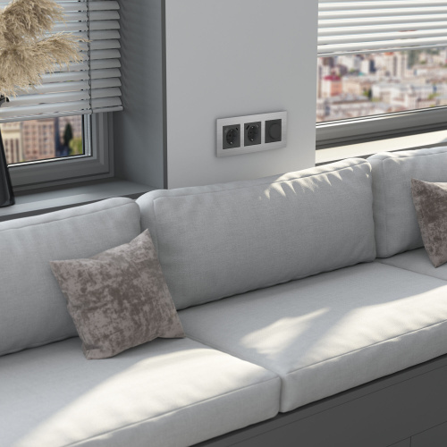 Рамка из металла на 3 поста АluMax алюминий W0033506 фото 2 Рамка из металла на 3 поста АluMax алюминий W0033506 фото 2