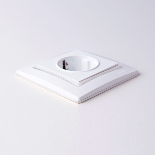 Рамка из поликарбоната на 1 пост Snabb Basic белый W0012001 фото 3