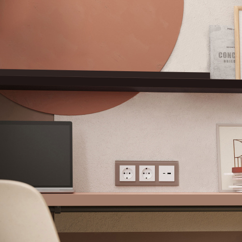 Рамка из стекла на 3 поста Favorit латте W0031142 фото 3 Рамка из стекла на 3 поста Favorit латте W0031142 фото 3